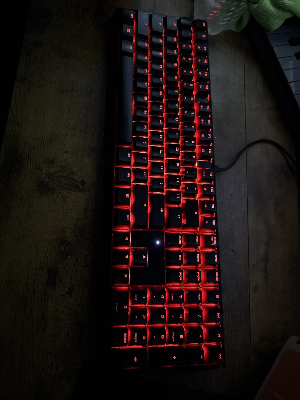 CHERRY MX 3.0S, Wired Mechanical Gaming Keyboard, Robust Aluminum Housing, RGB-Lighting, Full Key Rollover, Anti Ghosting, MX2A Silent RED Switches, Black customer photo 1