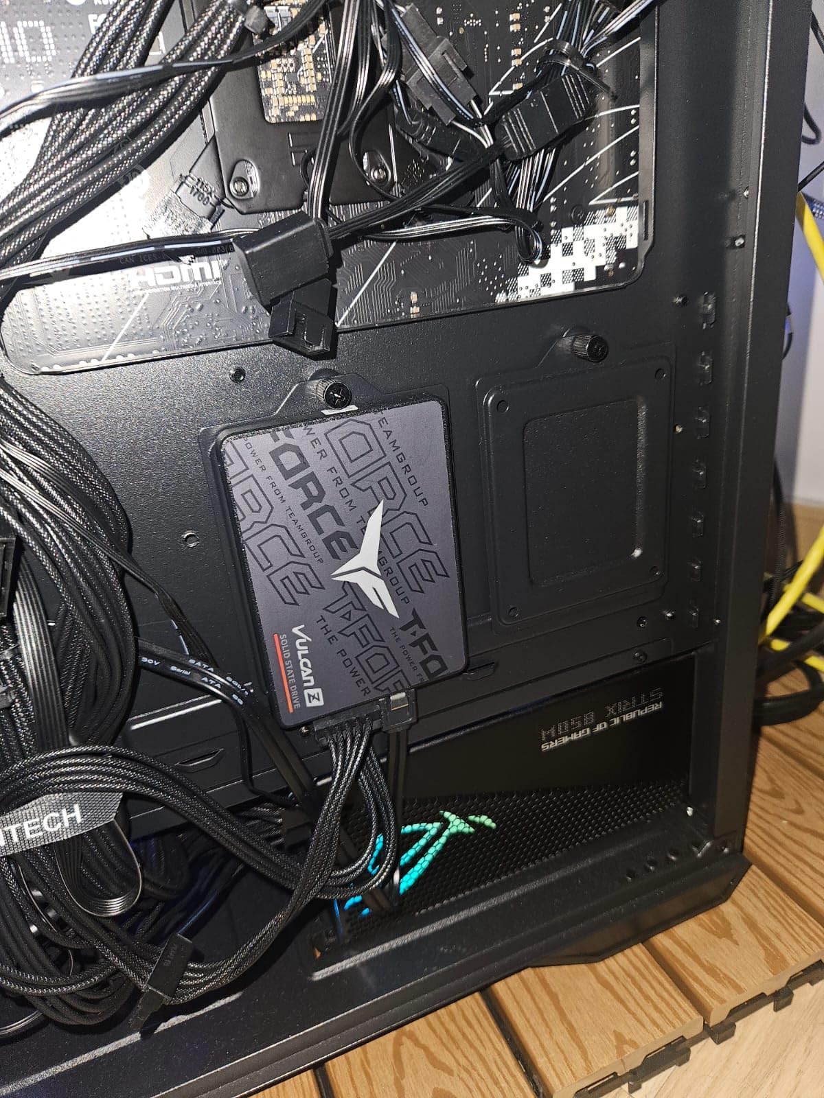 TEAMGROUP T-FORCE VULCAN Z 1TB SLC Cache 3D NAND TLC 2.5 Inch SATA III Internal Solid State Drive SSD (R/W Speed up to 550/500 MB/s) T253TZ001T0C101 customer photo 1