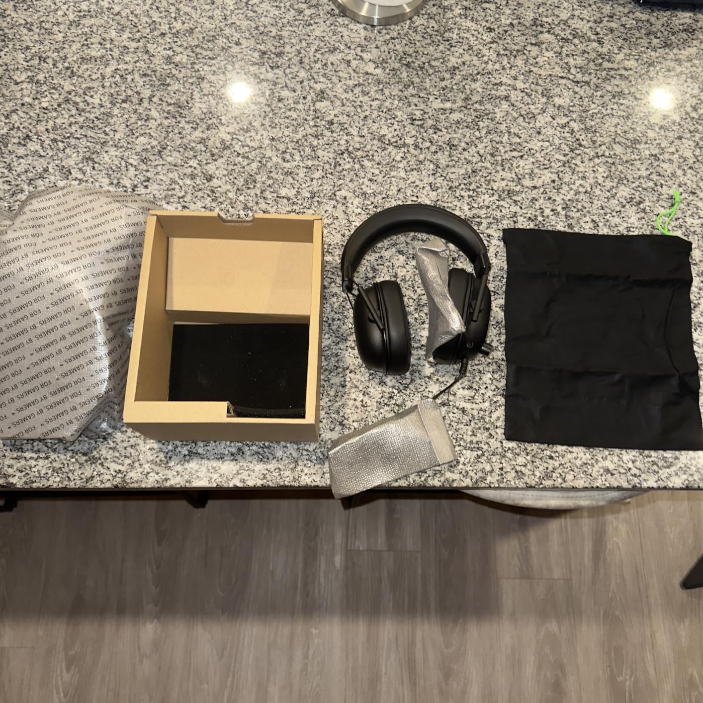 Razer BlackShark V2 X Xbox Gaming Headset: 50mm Drivers - Cardioid Mic - Lightweight - Noise Isolating Earcups customer photo 1