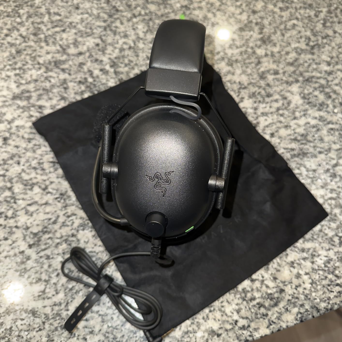 Razer BlackShark V2 X Xbox Gaming Headset: 50mm Drivers - Cardioid Mic - Lightweight - Noise Isolating Earcups customer photo 2