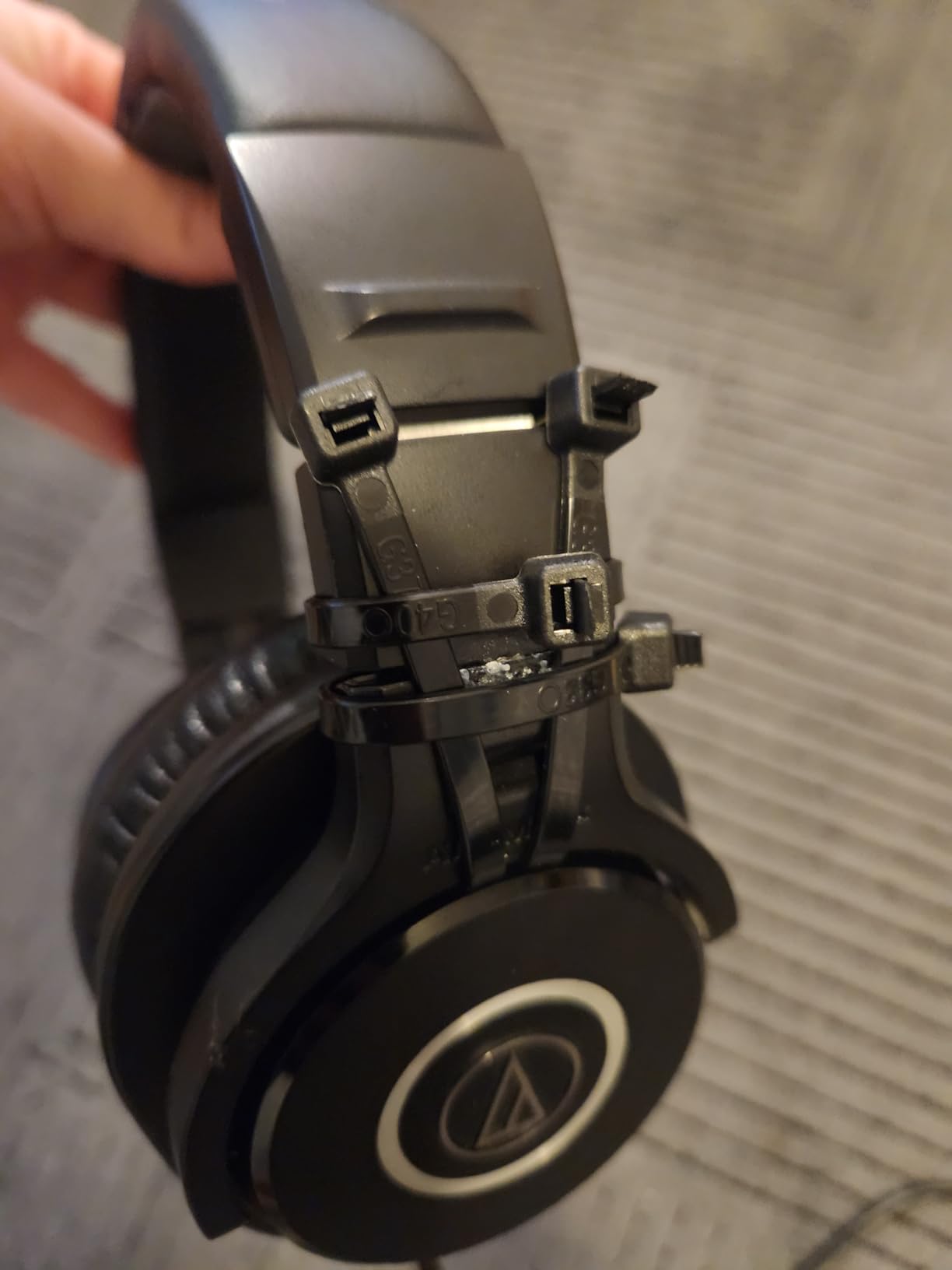 Audio-Technica ATH-M40x Professional Studio Monitor Headphone, Black customer photo 2
