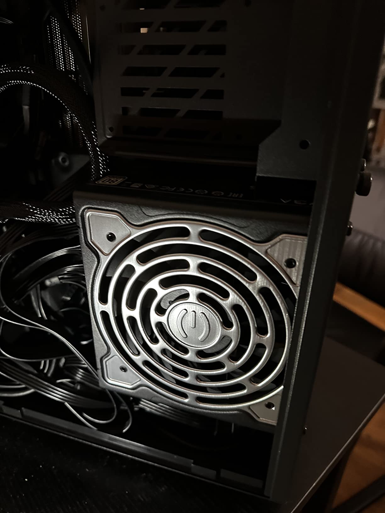 EVGA SuperNOVA 850 P2, 80+ PLATINUM 850W, Fully Modular, EVGA ECO Mode, 10 Year Warranty, Includes FREE Power On Self Tester, Power Supply 220-P2-0850-X1 customer photo 1