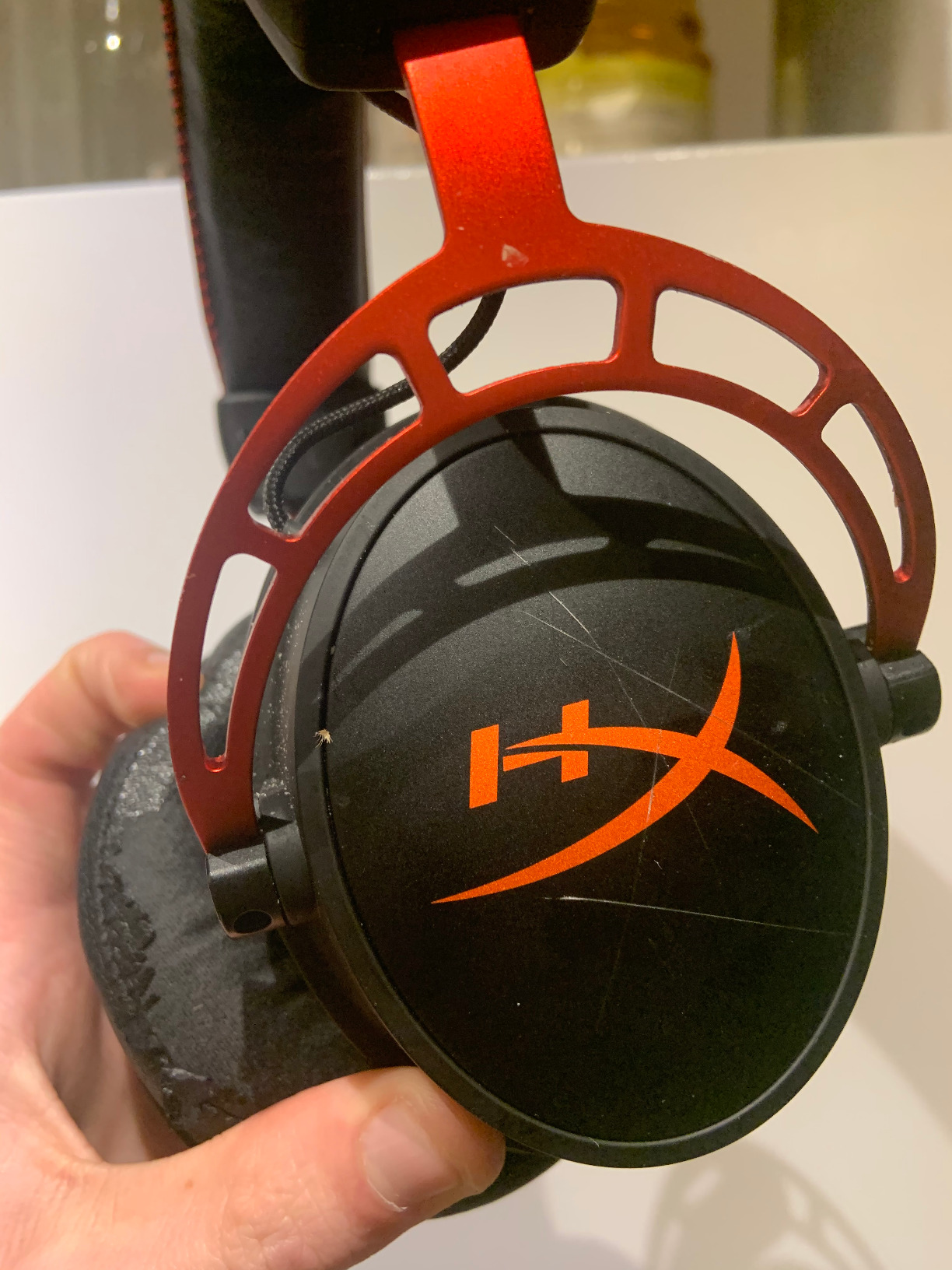 HyperX Cloud Alpha - Gaming Headset, Dual Chamber Drivers, Legendary Comfort, Aluminum Frame, Detachable Microphone, Works on PC, PS4, PS5, Xbox One, Xbox Series X|S, Nintendo Switch and Mobile - Red customer photo 1