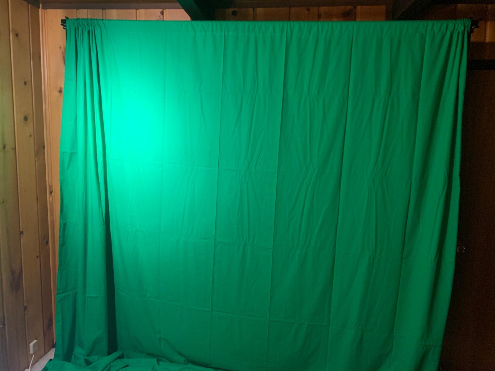 EMART 8.5 x 10ft Green Screen Backdrop Kit with Tripod Stand, Photography Background Support System with 10x12ft 100% Cotton Muslin Chromakey Backdrop for Photo Studio, Video Shooting, Live Streaming customer photo 2