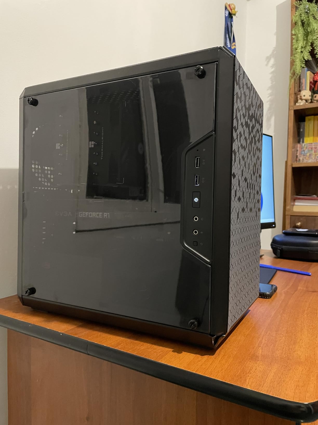 Cooler Master MasterBox Q300L Micro-ATX PC Case - Compact mATX Computer Case with Magnetic Dust Filters, Modular Adjustable I/O Panel, Perforated Airflow Design, 1 x 120mm Pre-Installed Fan, Black customer photo 1