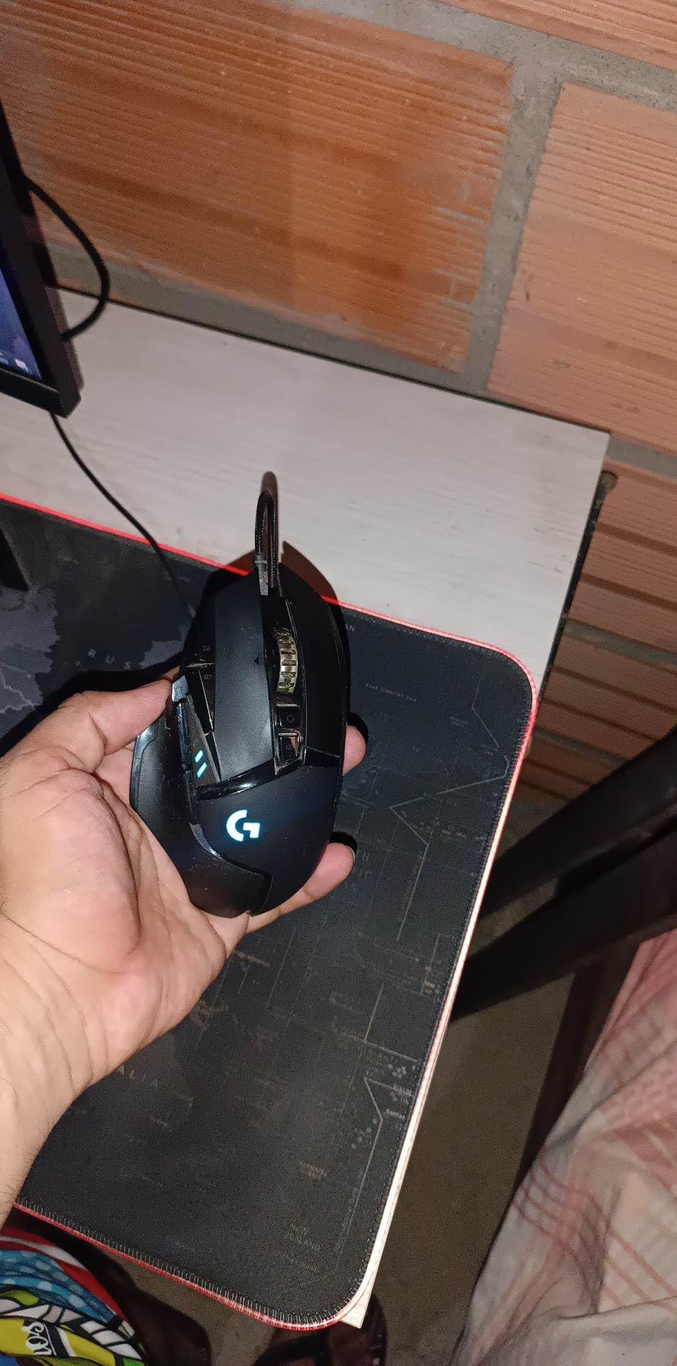Logitech G502 Hero High Performance Wired Gaming Mouse, Hero 25K Sensor, 25,600 DPI, RGB, Adjustable Weights, 11 Programmable Buttons, On-Board Memory, PC/Mac - Black customer photo 2
