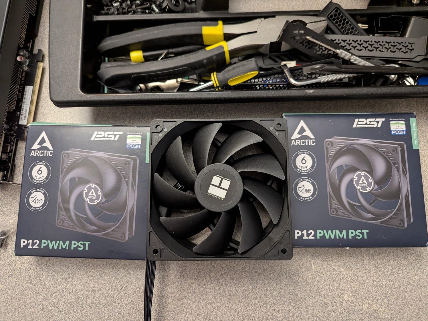 Arctic P12 PWM PST - 120mm Case Fan with PWM Sharing Technology, Pressure-optimised, Quiet Motor, 200-1800 RPM - Black customer photo 2
