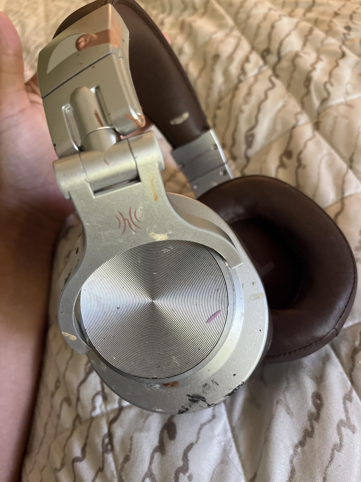 OneOdio A70 Bluetooth Over Ear Headphones, Wireless Headphones with 72H Playtime, Hi-Res, Built-in Mic, 3.5mm/6.35mm Wired Audio Jack for Studio Monitor & Mixing DJ Guitar AMP, Computer PC Gaming customer photo 2
