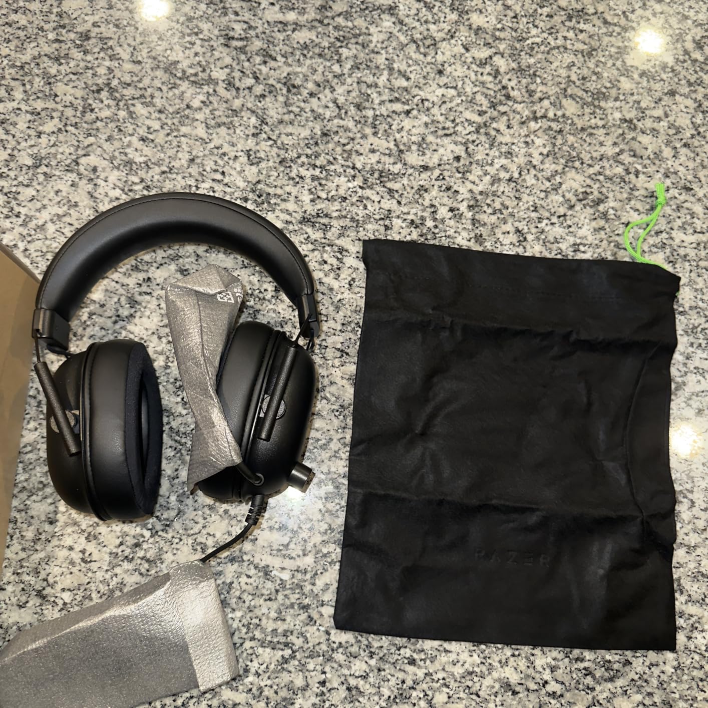 Razer BlackShark V2 X Gaming Headset: 7.1 Surround Sound - 50mm Drivers - Memory Foam Cushion - For PC, PS4, PS5, Switch - 3.5mm Audio Jack - Black customer photo 2
