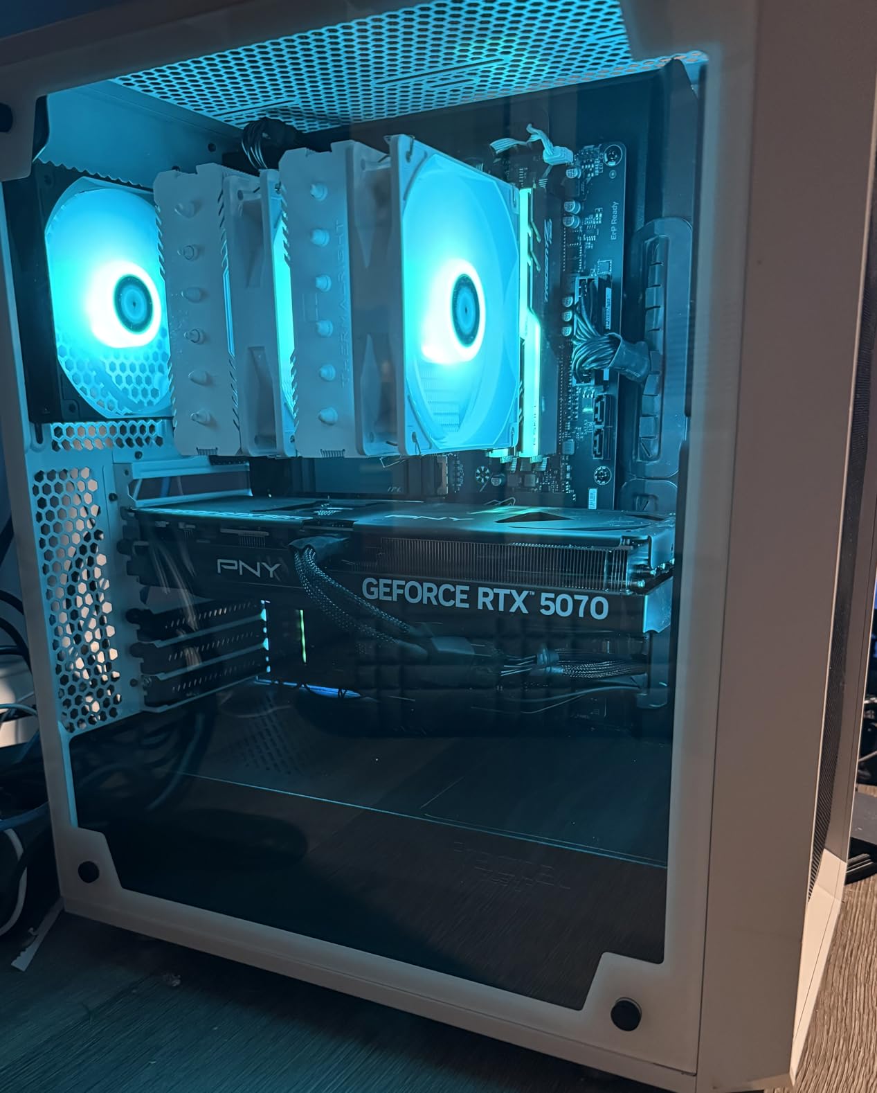 GIGABYTE B550 AORUS Elite AX V2 AMD AM4 ATX Motherboard, Supports Ryzen 5000/4000/3000 Processors, DDR4, 12+2 Power Phase, 2X M.2, PCIe 4.0, Front USB-C, WIFI6, 2.5 GbE LAN, Q-Flash Plus, RGB Fusion customer photo 2