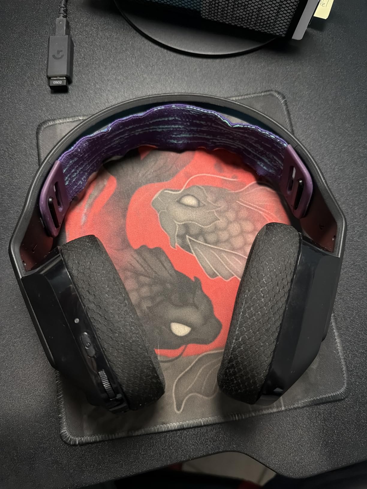 Logitech G535 Lightspeed Wireless Gaming Headset - Lightweight on-Ear Headphones, flip to Mute mic, Stereo, USB Rechargeable - Black customer photo 2