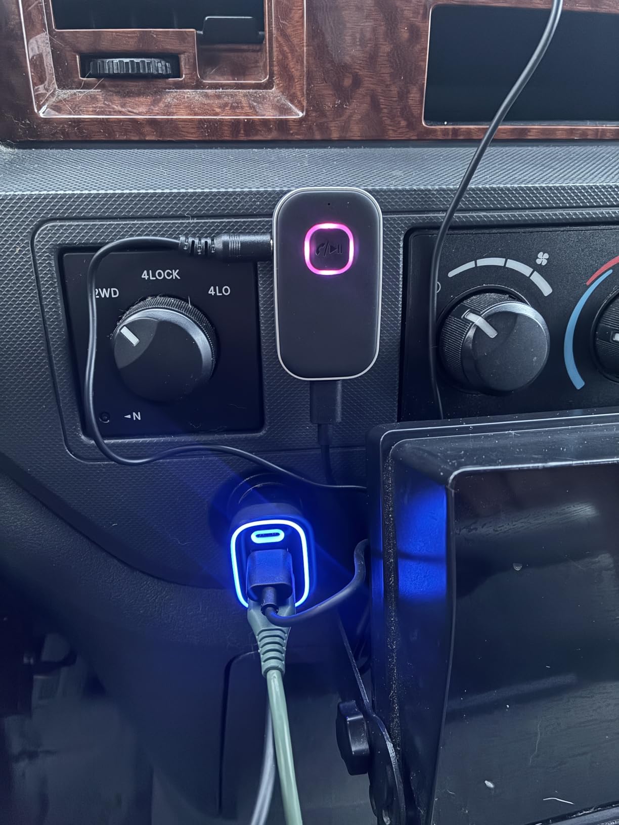 COMSOON Bluetooth Receiver for Car, Noise Cancelling 3.5mm AUX Bluetooth Car Adapter, Wireless Audio Receiver for Home Stereo/Wired Headphones, Hands-Free Call, 16H Battery Life customer photo 2