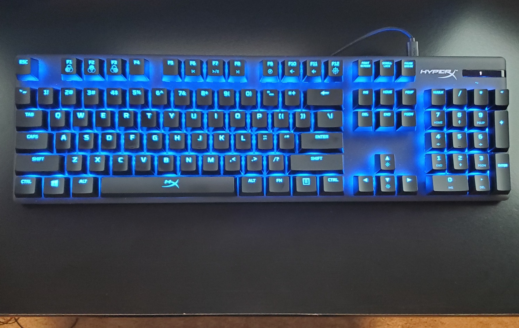 HyperX Alloy Origins 60 - Mechanical Gaming Keyboard, Ultra Compact 60% Form Factor, Double Shot PBT Keycaps, RGB LED Backlit, NGENUITY Software Compatible - Linear HyperX Red Switch, Black customer photo 2
