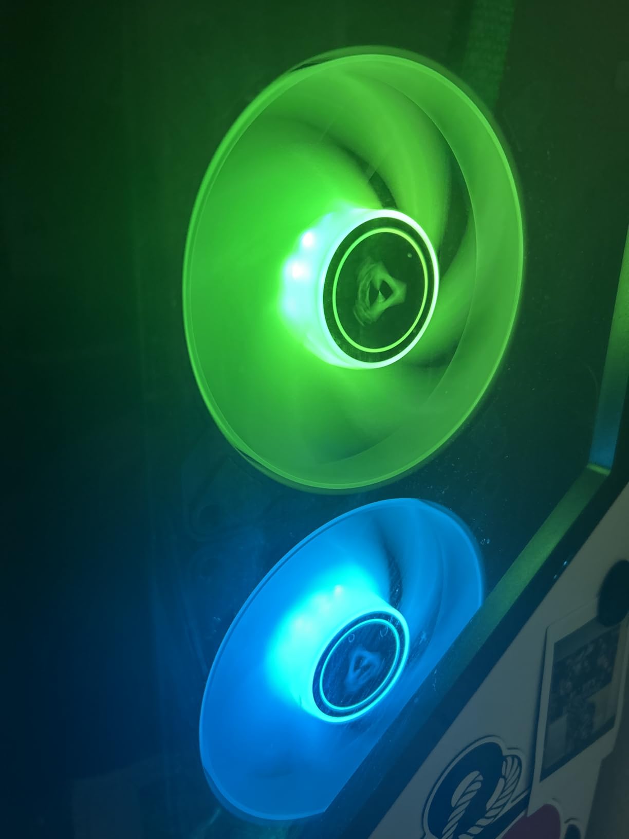 Arctic P12 PWM PST A-RGB - 120mm PWM Case Fan Optimized for Static Pressure, Semi-Passive 200-2000 RPM, 5V 3-pin ARGB LED - Black customer photo 1