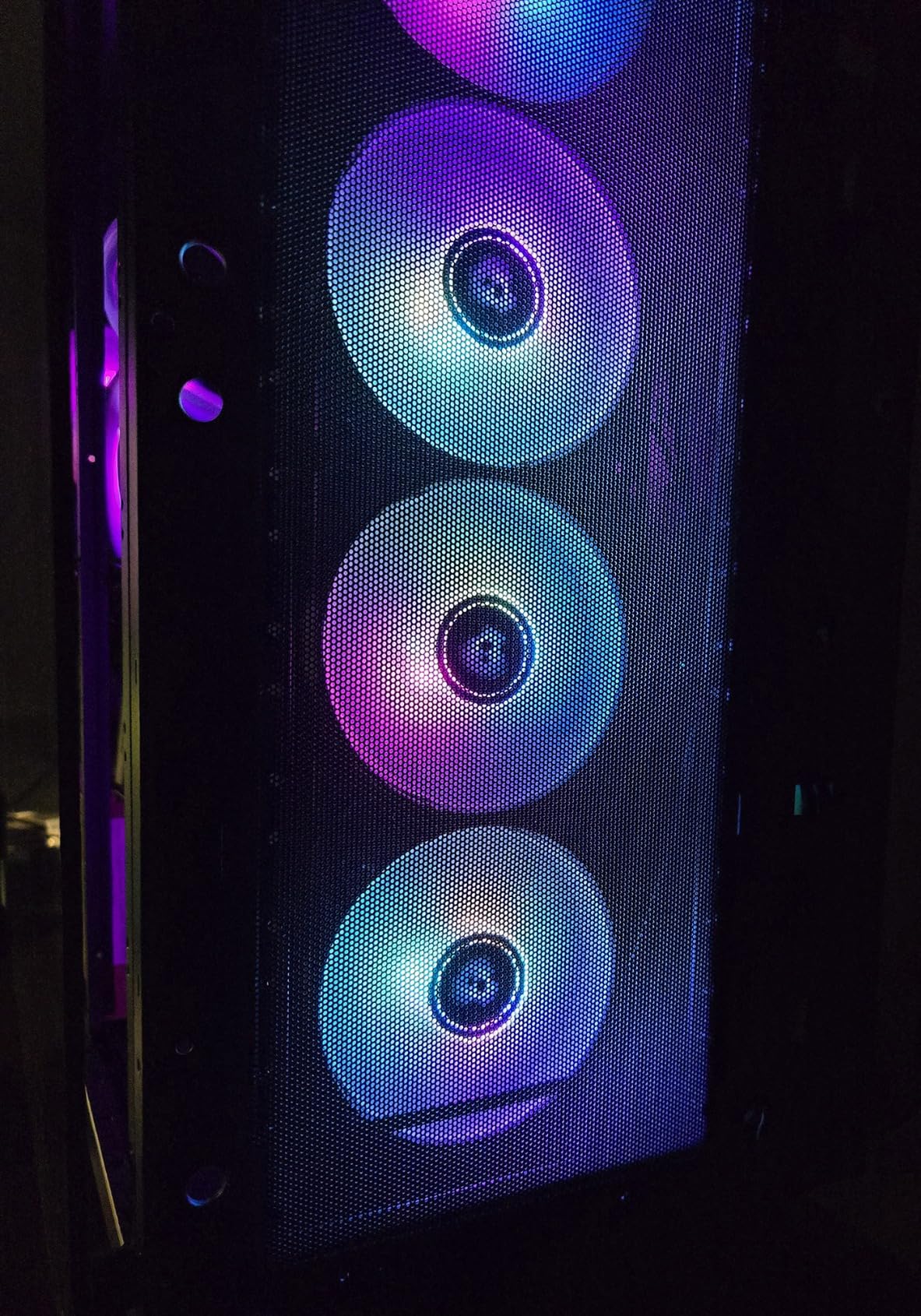 Arctic P12 PWM PST A-RGB - 120mm PWM Case Fan Optimized for Static Pressure, Semi-Passive 200-2000 RPM, 5V 3-pin ARGB LED - Black customer photo 2