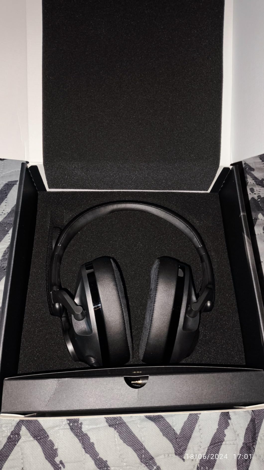 EPOS H3 Closed Acoustic Gaming Headset with Noise-Cancelling Microphone - Plug & Play Audio - Around The Ear - Adjustable, Ergonomic - for PC, Mac, PS4, PS5, Switch, Xbox - Onyx Black customer photo 2