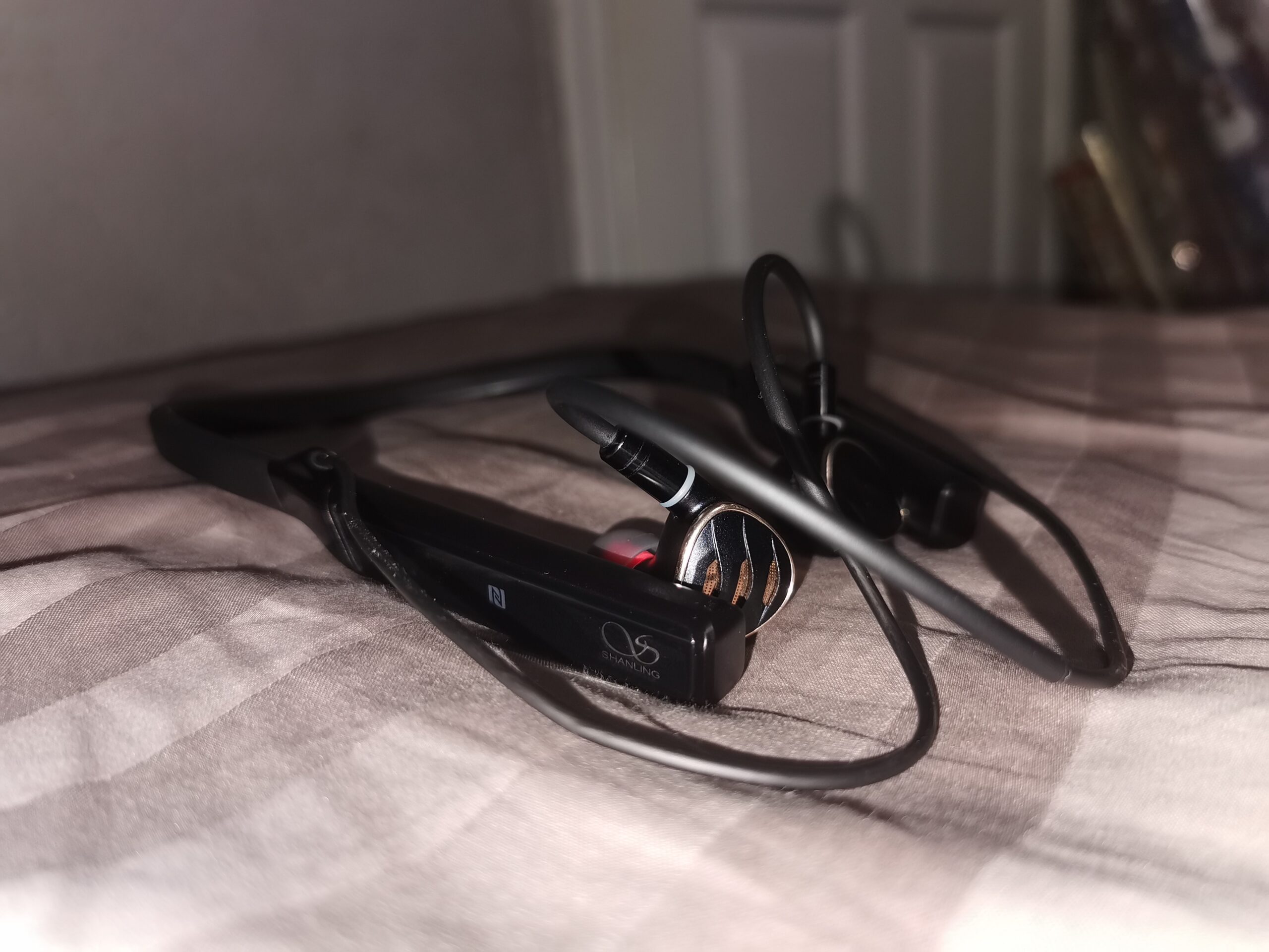 FIIO FH5s Hybrid in-Ear Monitors - Black customer photo 1