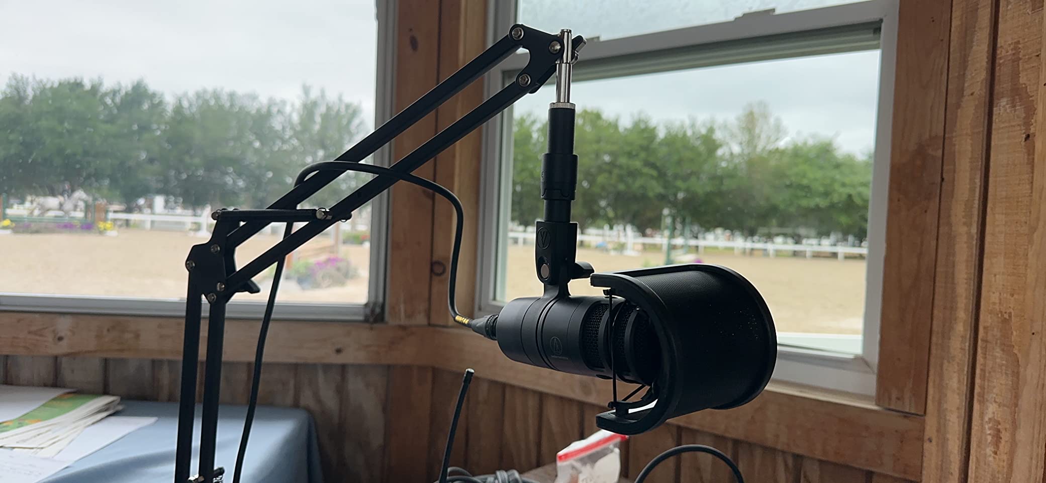 AT2040 Hypercardioid Dynamic Podcast Microphone customer photo 1