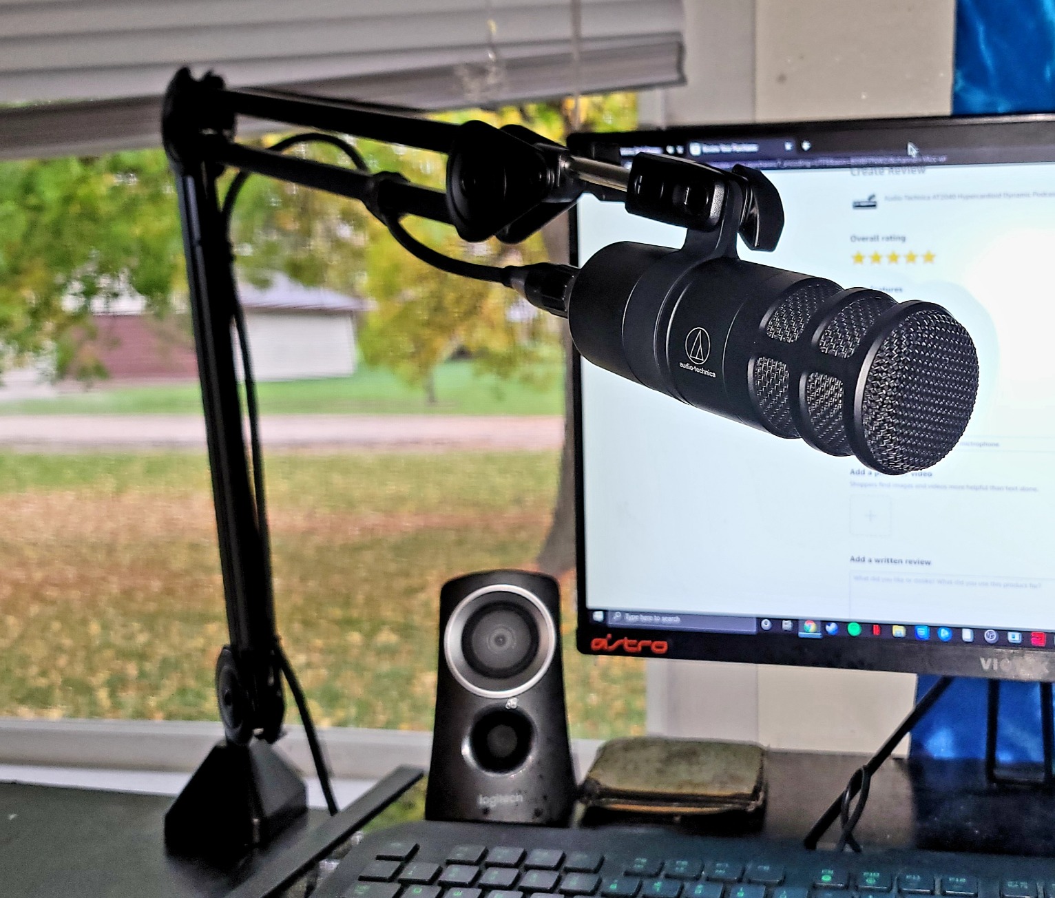 AT2040 Hypercardioid Dynamic Podcast Microphone customer photo 2