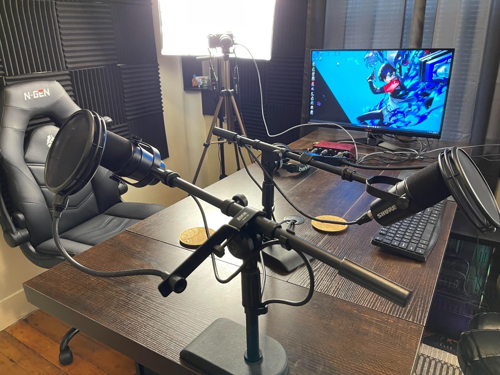 Shure MV7X XLR Dynamic Microphone - Voice-Isolating Cardioid Mic for Podcasting customer photo 2