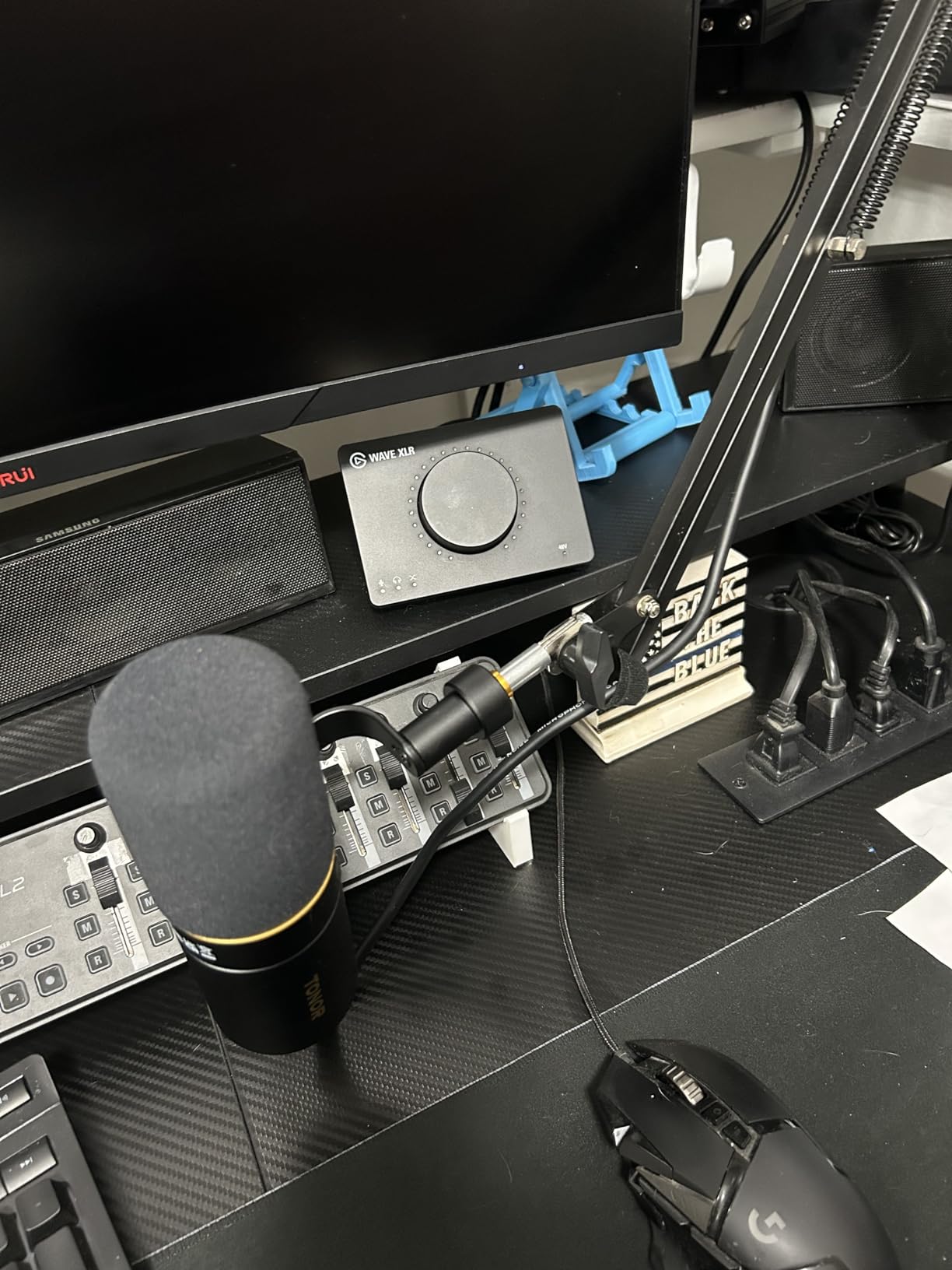 Elgato Wave XLR - Mic Interface, XLR/USB-C, Anti-Clipping, 75 dB preamp, Phantom Power, Direct Monitor, Touch Mute, Wave Link Digital Mixing app (Renewed) customer photo 2