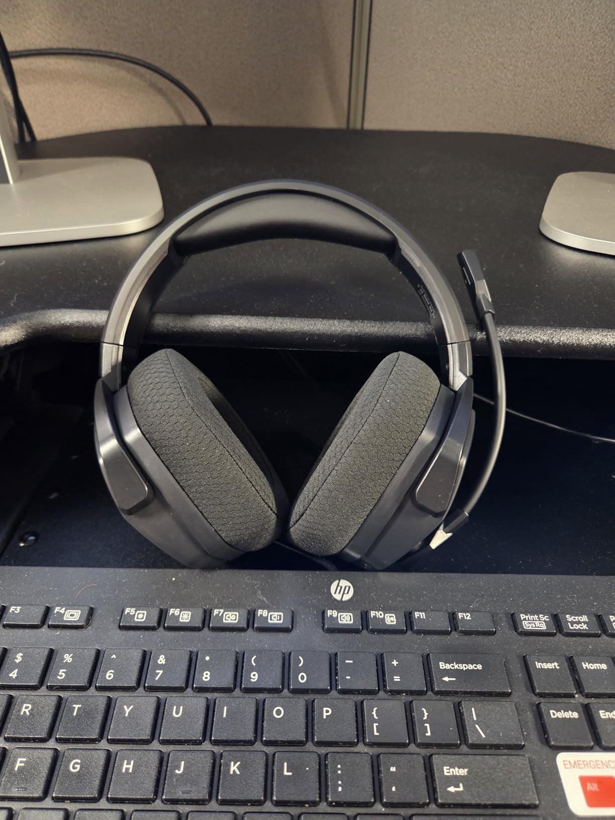 NUBWO G06 Dual Wireless Gaming Headset with Microphone for PS5, PS4, PC - 23ms Low Latency Audio - 100-Hour of Playtime - 50mm Drivers (Black-Green) customer photo 2