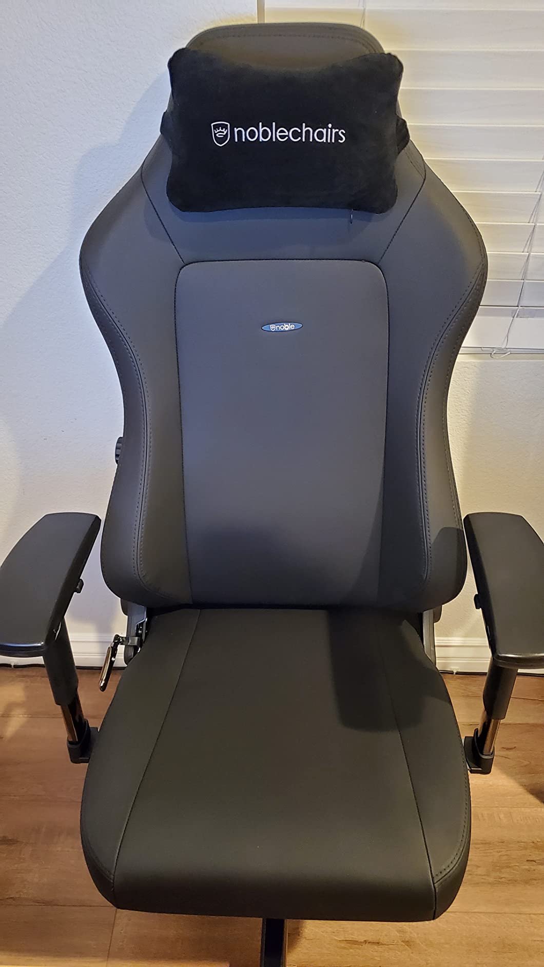 Hero Gaming Chair - White Edition customer photo 1