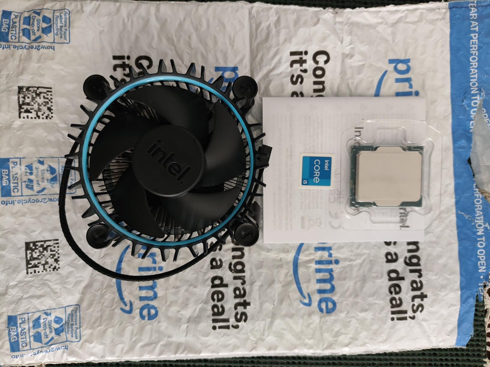 Intel Core i5-12400F Desktop Processor 6/12 thread, 2.5GHz base customer photo 1