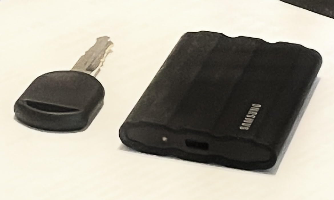 Samsung T7 Shield 2TB, Portable SSD, up-to 1050MB/s, USB 3.2 Gen2, Rugged, IP65 Water & Dust Resistant, for Photographers, Content Creators and Gaming, External Solid State Drive (MU-PE2T0S/AM), Black customer photo 2