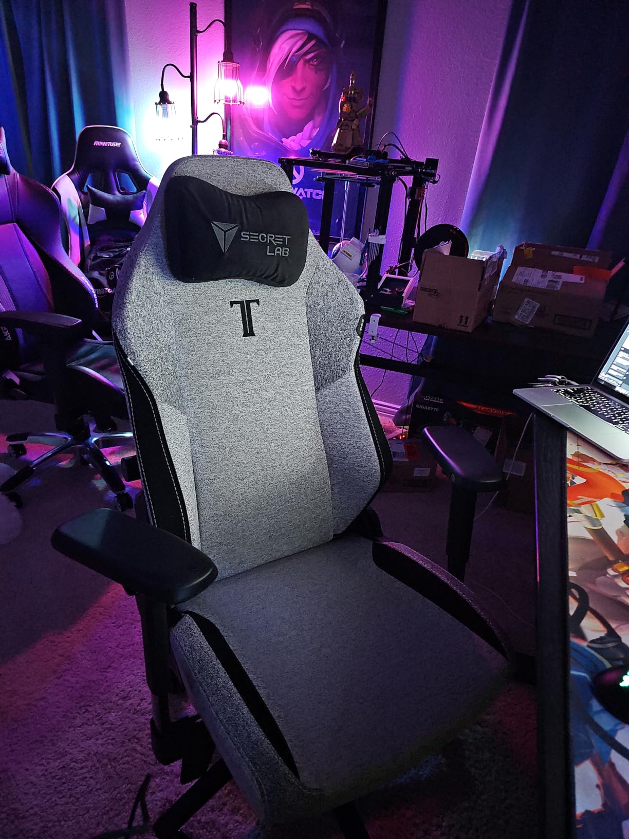 Secretlab Titan Evo Cookies & Cream Gaming Chair - Reclining, Ergonomic & Heavy Duty Computer Chair with 4D Armrests, Magnetic Head Pillow & Lumbar Support - Big and Tall 395 lbs - Gray - Fabric customer photo 1