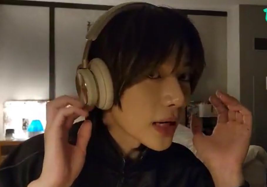 Bang & Olufsen Beoplay HX - Comfortable Wireless ANC Over-Ear Headphones - Gold Tone customer photo 2