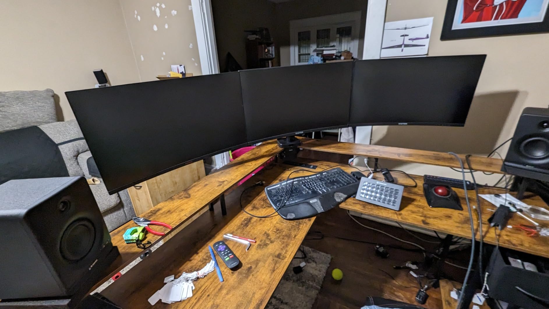 MOUNT PRO Triple Monitor Mount, 3 Monitor Desk Mount for Three Screens up to 32 Inch, Full Motion Gas Spring Heavy Duty Arm Hold up to 19.8lbs Each, Black customer photo 2