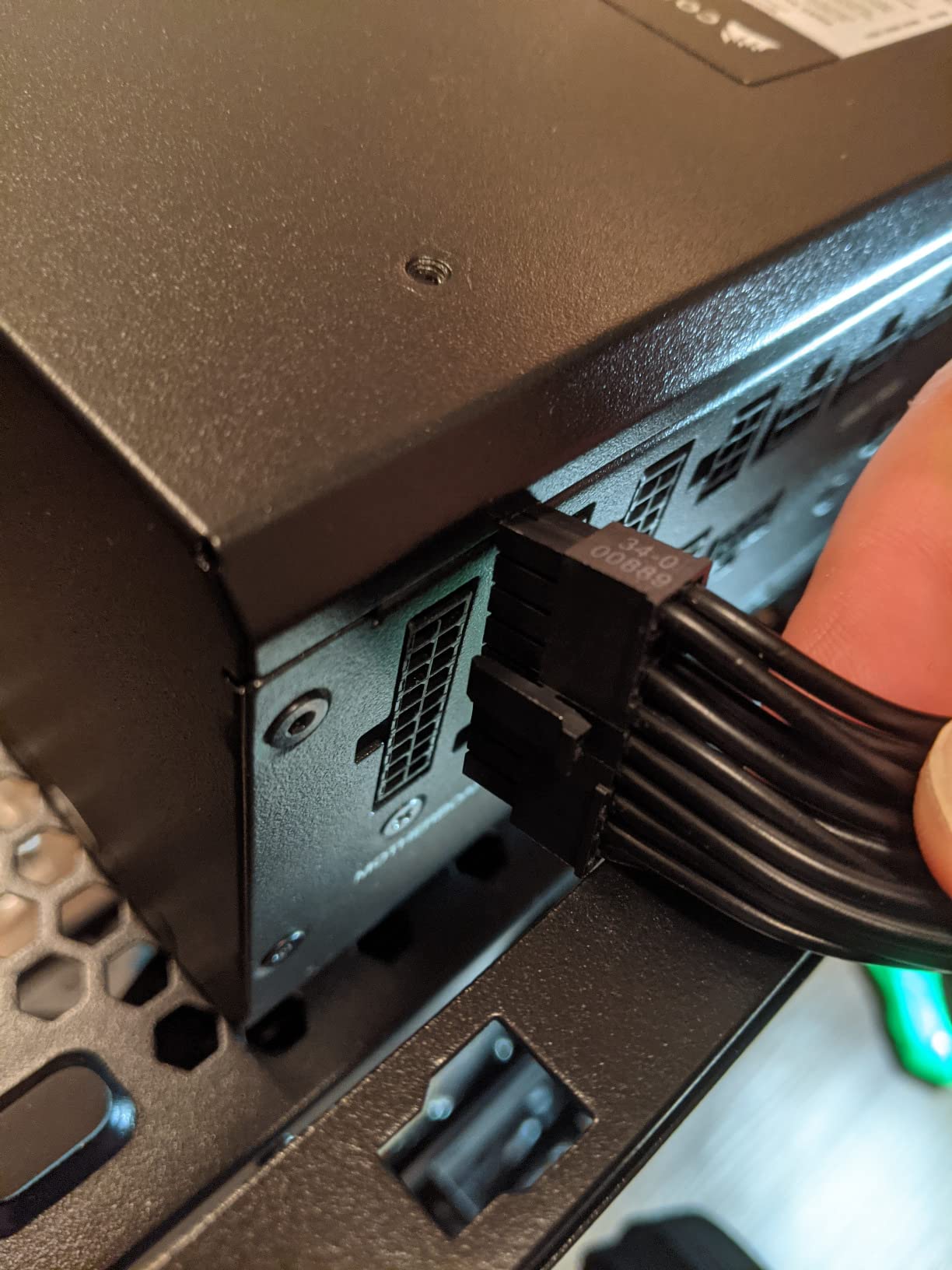 Corsair RM1000x Shift Fully Modular ATX Power Supply - Modular Side Interface - ATX 3.1 & PCIe 5.1 Compliant - Zero RPM Fan Mode - 105C-Rated Capacitors - 80 Plus Gold Efficiency - Black customer photo 1