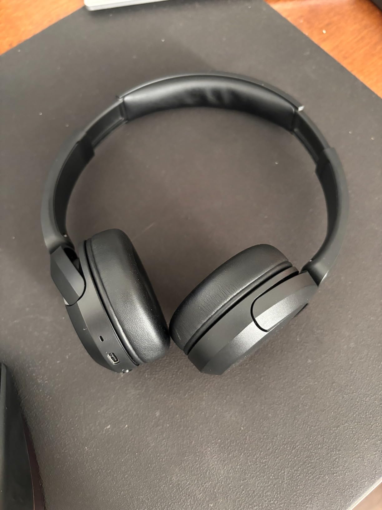 Sony WH-CH520 Wireless Headphones Bluetooth On-Ear Headset with Microphone and up to 50 Hours Battery Life customer photo 2