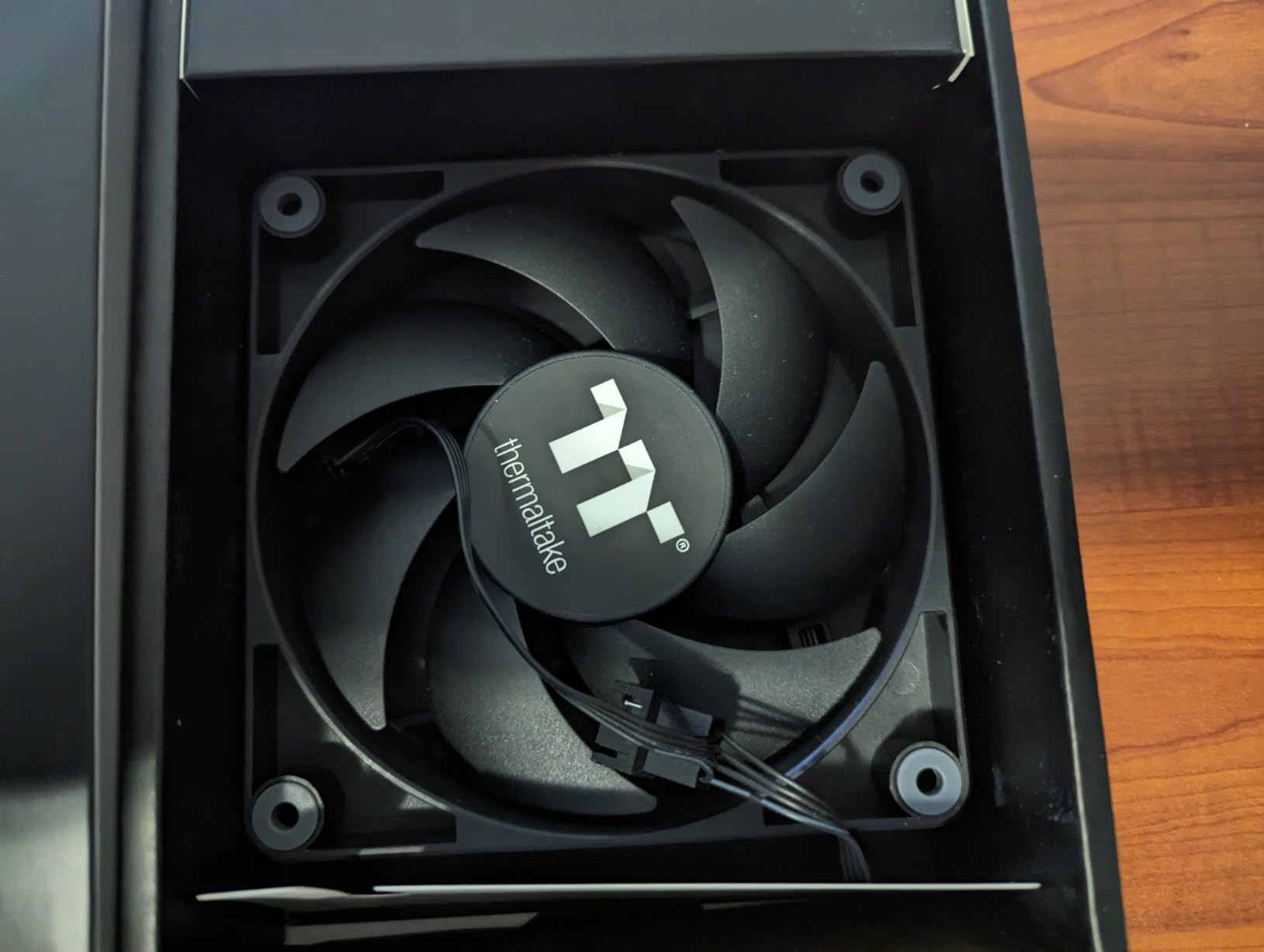 Thermaltake CT120 PC Cooling Fan (2-Fan Pack), Daisy-Chain Design, 2000 RPM, 120mm Hydraulic Bearing, Anti-Vibration customer photo 1