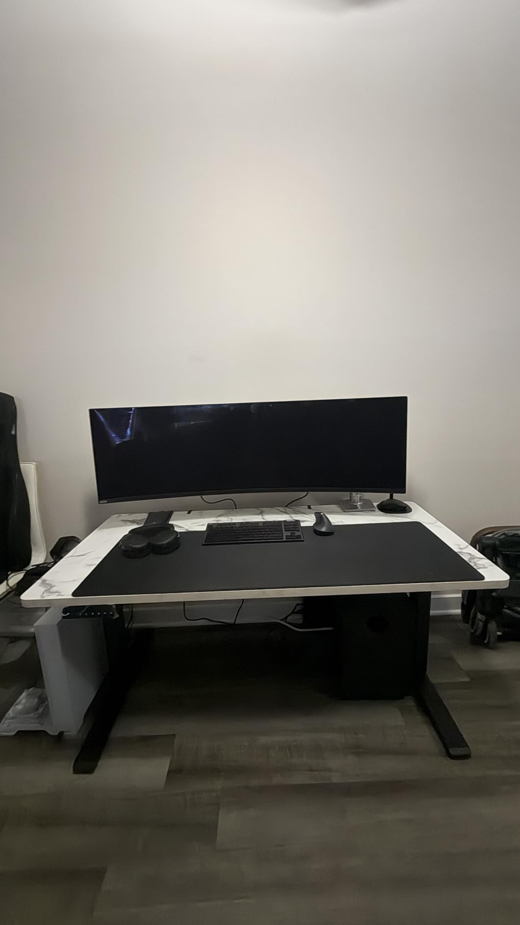 FlexiSpot E7 - E6 3-Stage Dual Motor Electric Standing Desk 55 x 28 Sit Stand Up Desk (One-Piece Black Desktop & Black Frame) customer photo 1