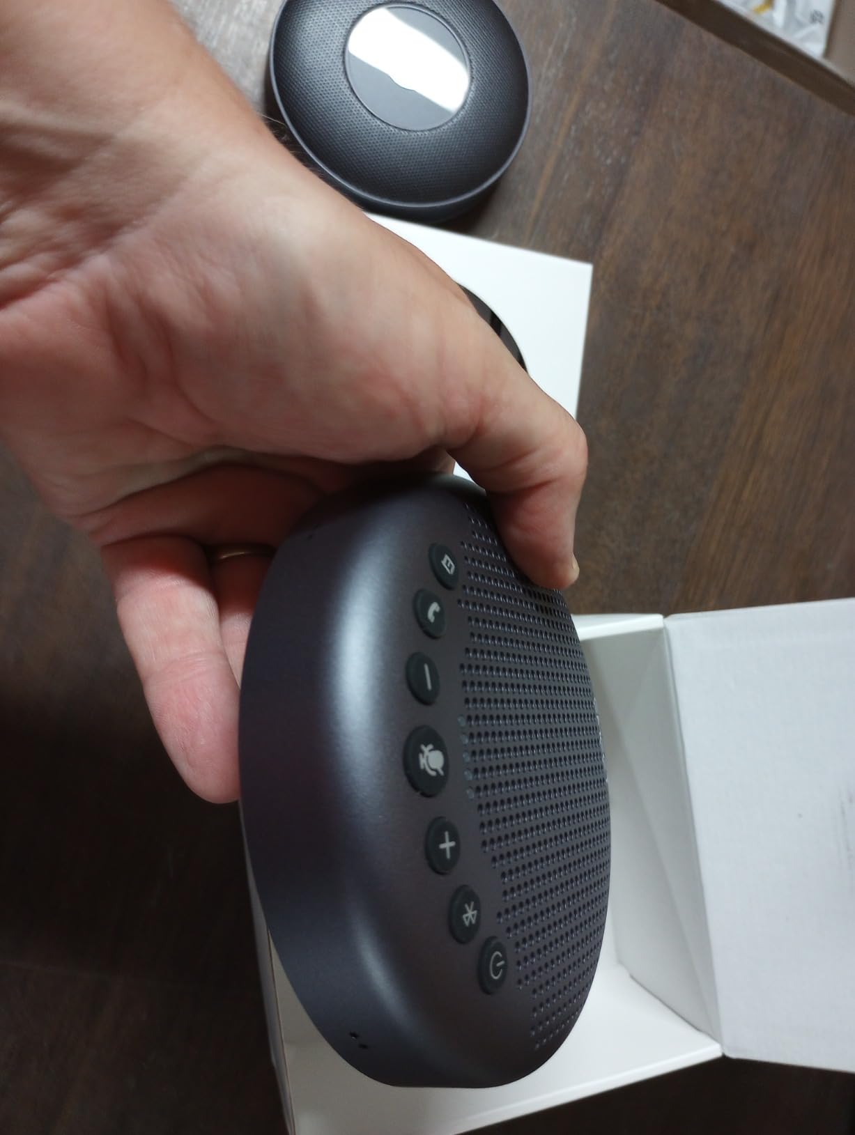EMEET Conference Speaker and Microphone w/8+1 Mics, 360 Degree Voice Pickup, Noise Reduce, Bluetooth/USB/Dongle Speakerphone for 14 People w/Daisy Chain for 25, Compatible w/Leading Platforms, 2025 Version customer photo 2