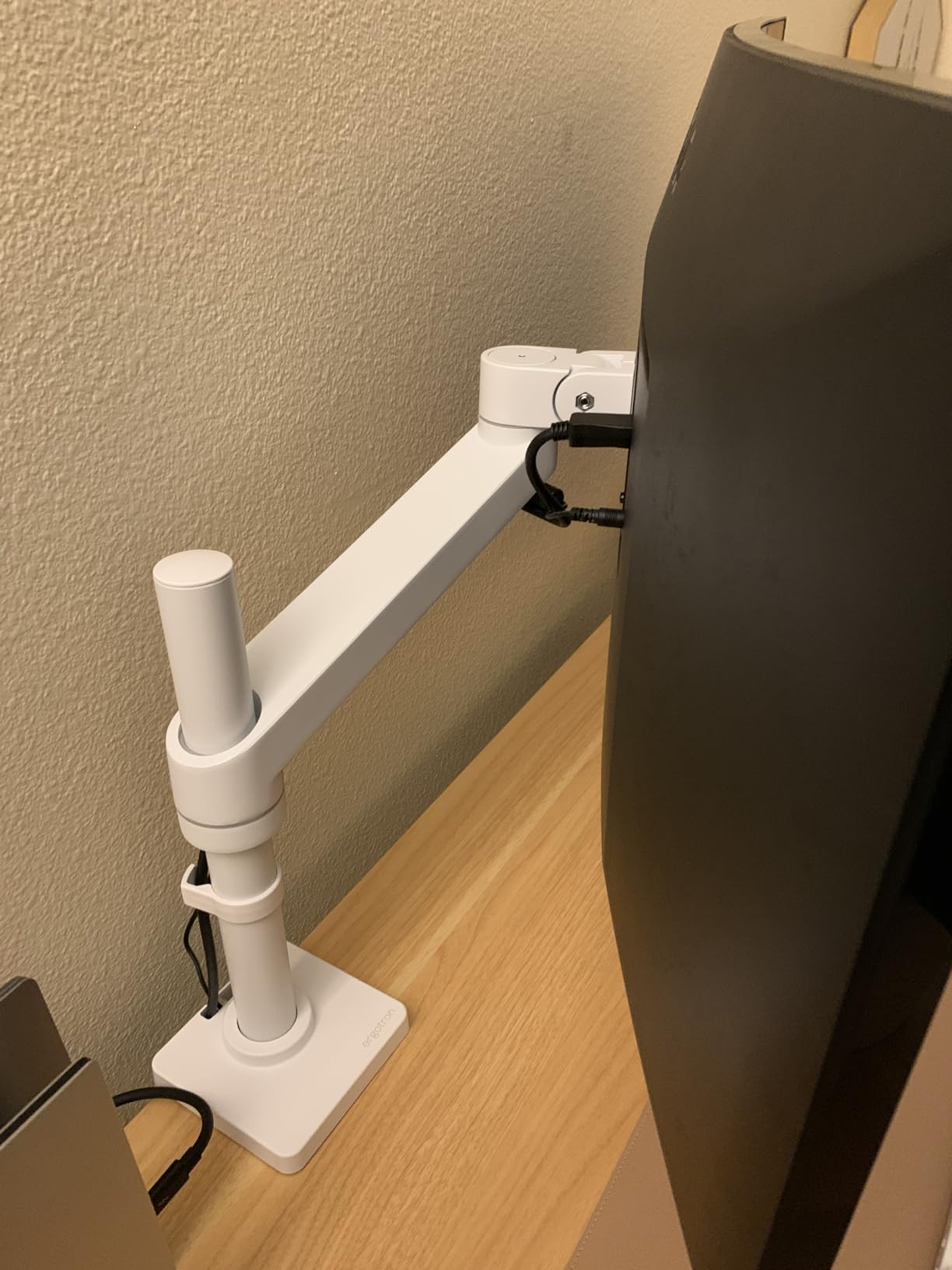 Ergotron NX Single Monitor Arm, VESA Desk Mount for Monitors Up to 34 Inches, 0 to 18 lbs, Matte Black customer photo 2