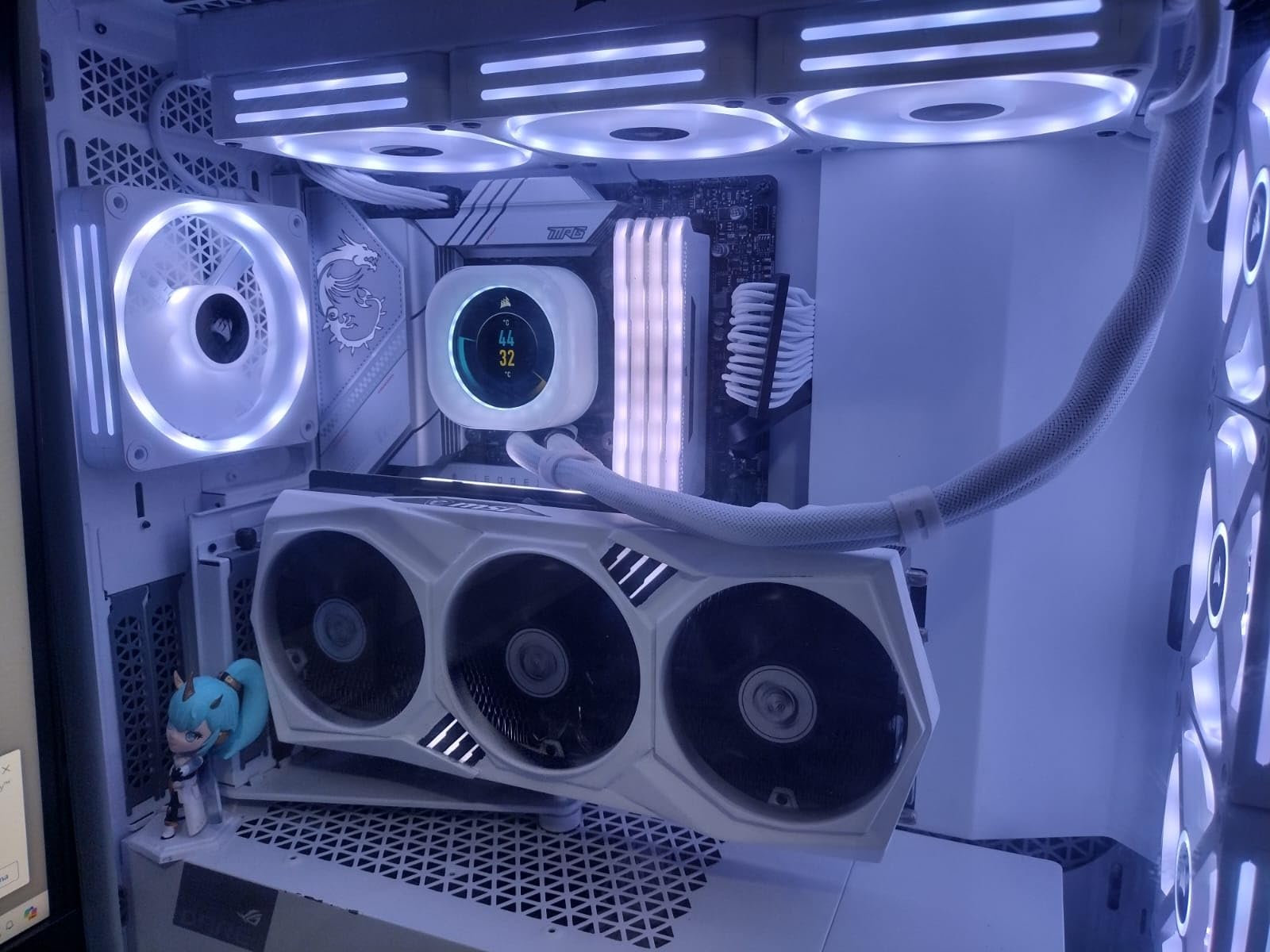 CORSAIR iCUE Link H170i RGB Liquid CPU Cooler - 420mm AIO - QX140 RGB Fans - Fits Intel LGA 1700, AMD AM5 - iCUE Link System Hub Included - Black customer photo 1