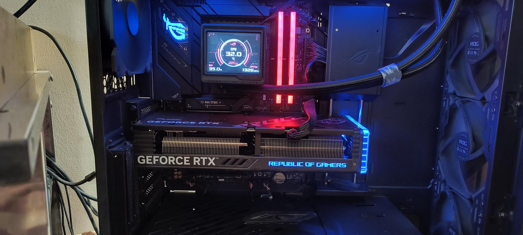 ROG Strix GeForce RTX 4060 OC Edition Gaming Graphics Card (PCIe 4.0, 8GB GDDR6, DLSS 3, HDMI 2.1a, DisplayPort 1.4a, Axial-tech Fan Design, Aura Sync, 0dB Technology) customer photo 1