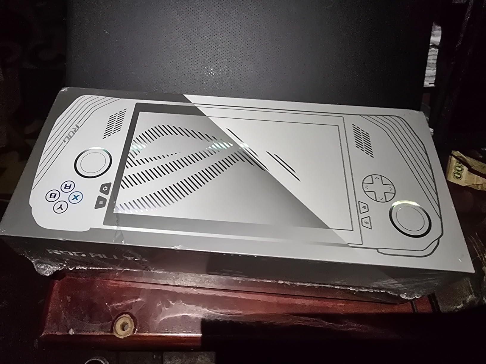 ASUS ROG Ally Gaming Handheld Console - Z1 Processor, 512GB, 1080p 120Hz Display, White customer photo 2