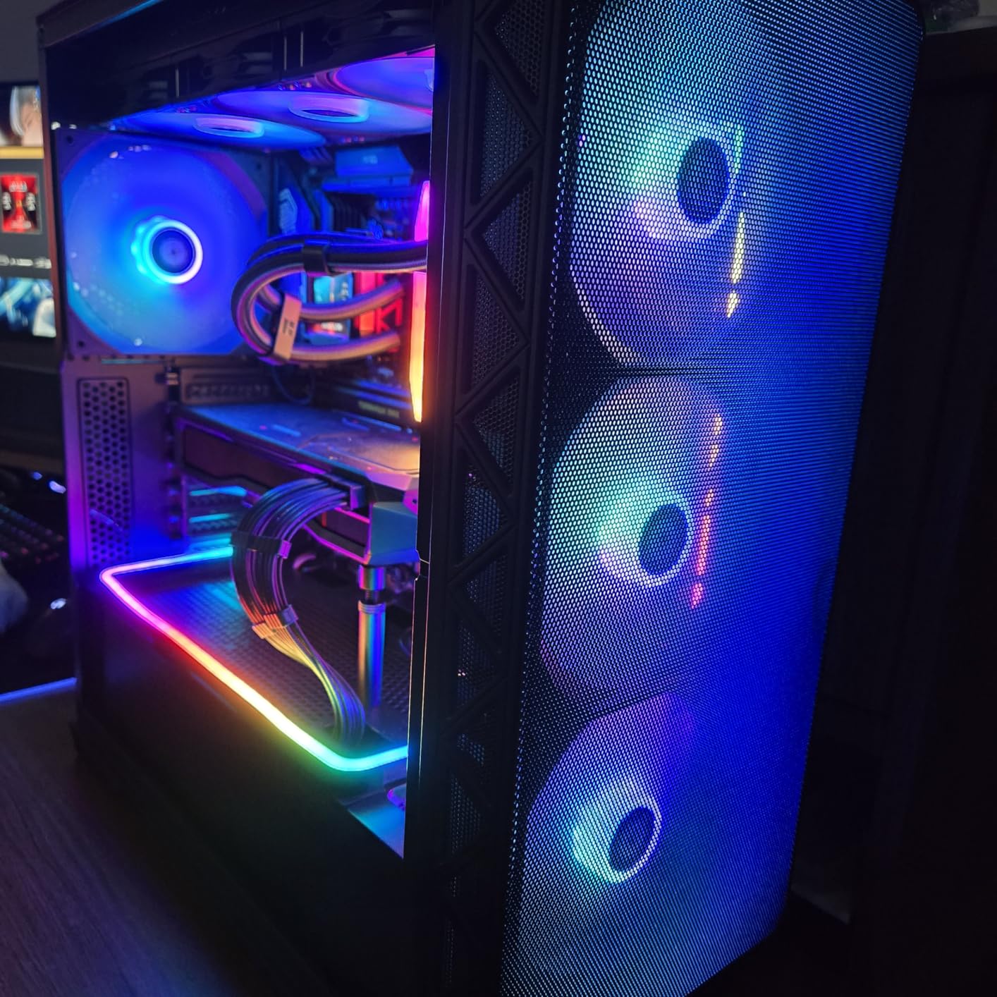 Montech AIR 903 MAX, E-ATX Mid Tower Case, High Airflow, 3X 140mm ARGB PWM & 1x 140mm PWM Fans Pre-Installed, Tempered Glass Side Panel, Mesh Front, Type-C, Support 4090 GPUs, Black customer photo 2