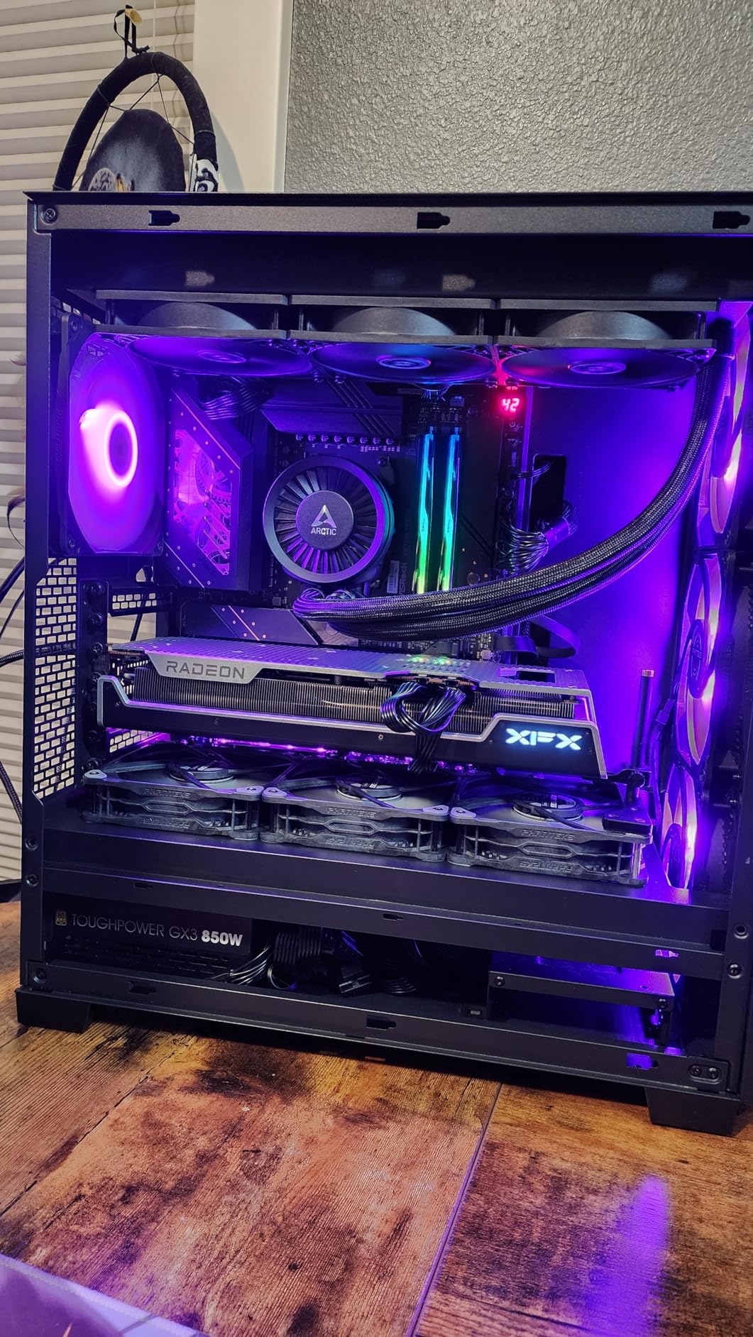XFX Speedster MERC319 RX 7800 XT Black Gaming Graphics Card 16GB GDDR6 HDMI 3xDP, AMD RDNA 3 RX-78TMERCB9 customer photo 2