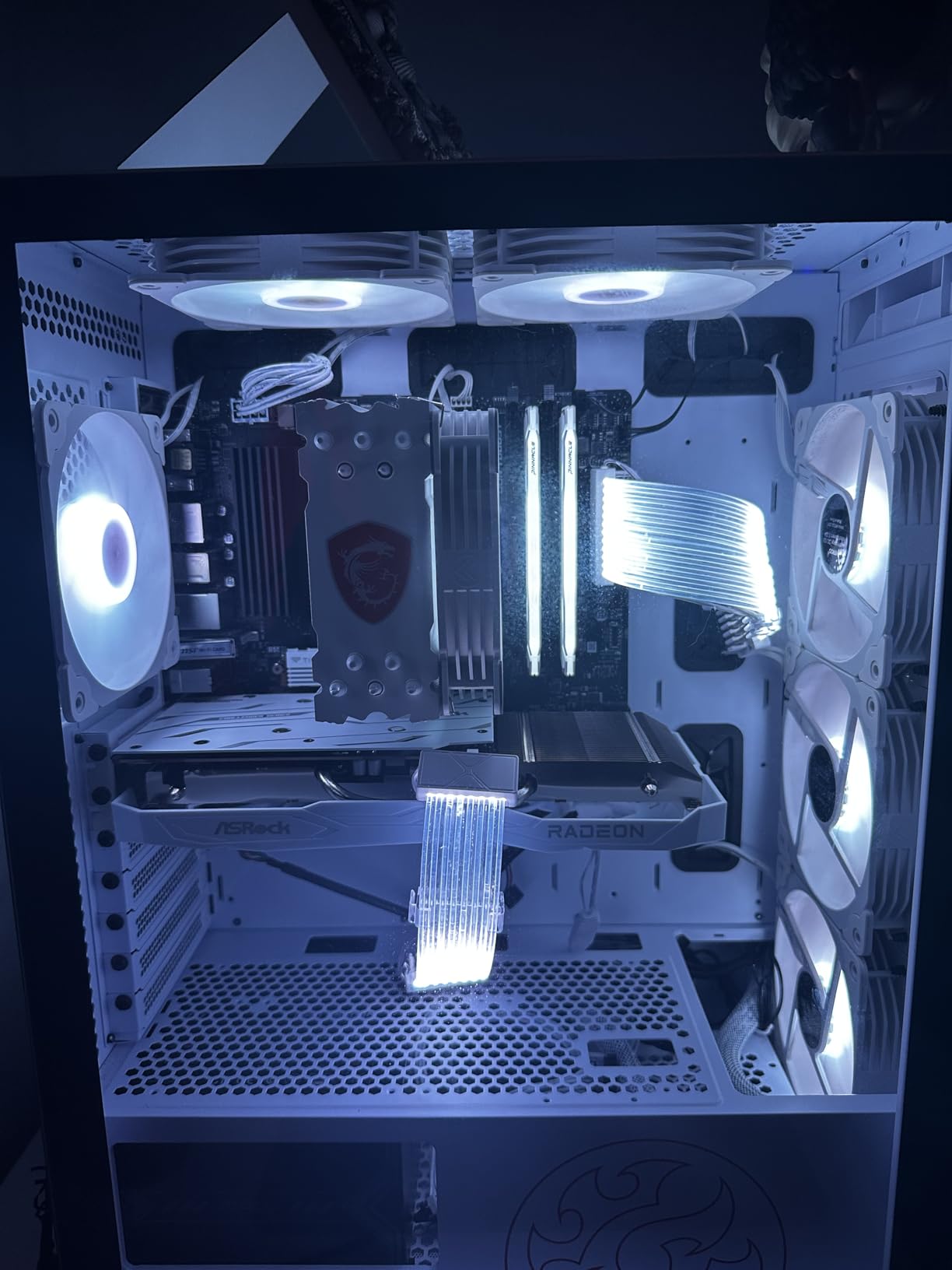 AMD Radeon RX 6600 Challenger White 8GB GDDR6 Graphics Card 0dB Silent Cooling 128-bit 7680 x 4320 DisplayPort HDMI 14 Gbps Dual Fan 7nm customer photo 2