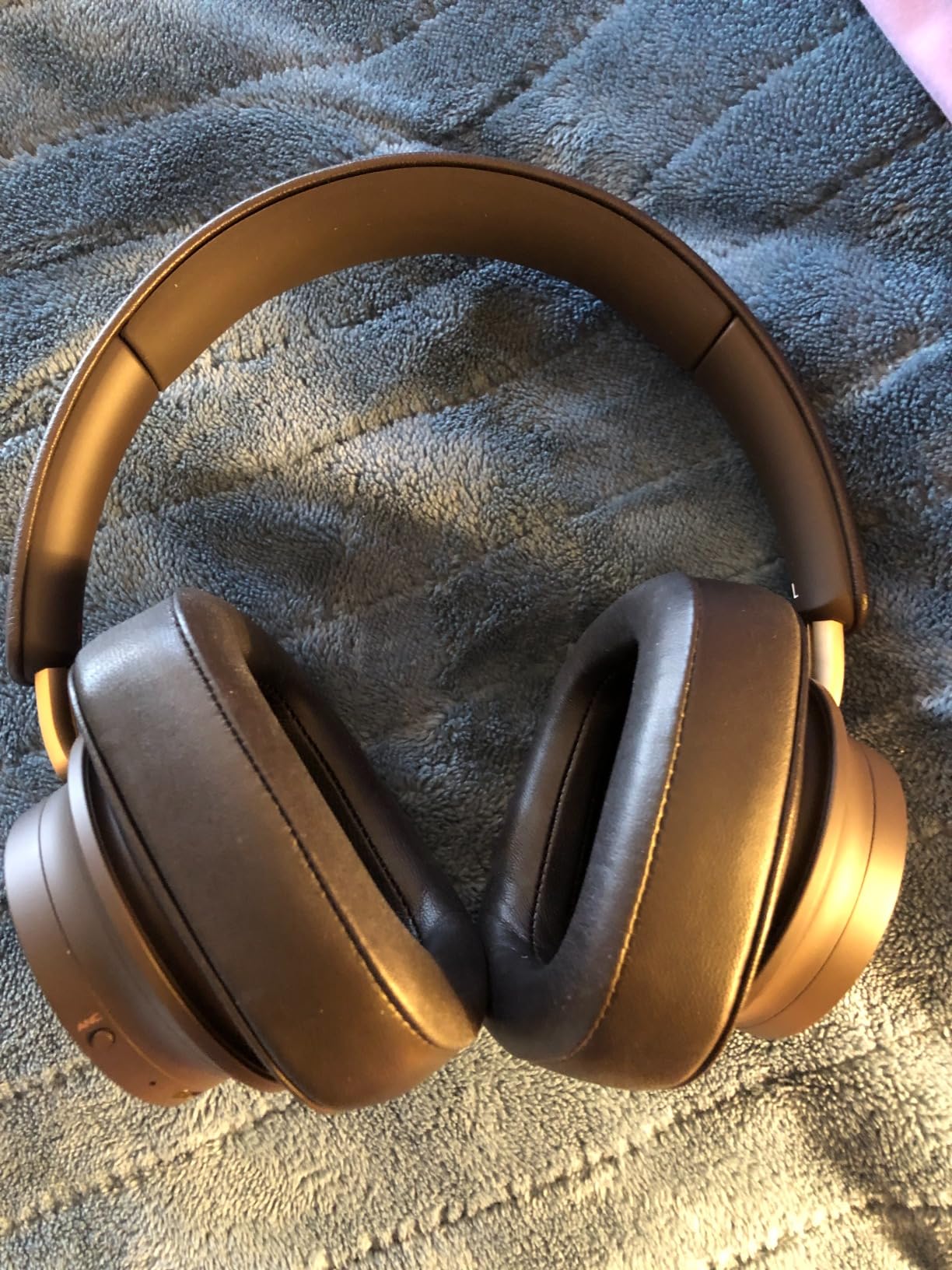 DALI IO-12 Over-The-Ear Wireless/Wired Hi-Fi Headphones with ANC, Bluetooth AptX & Patented SMC Driver Technology, 35 Hours Battery Life - Dark Chocolate customer photo 2