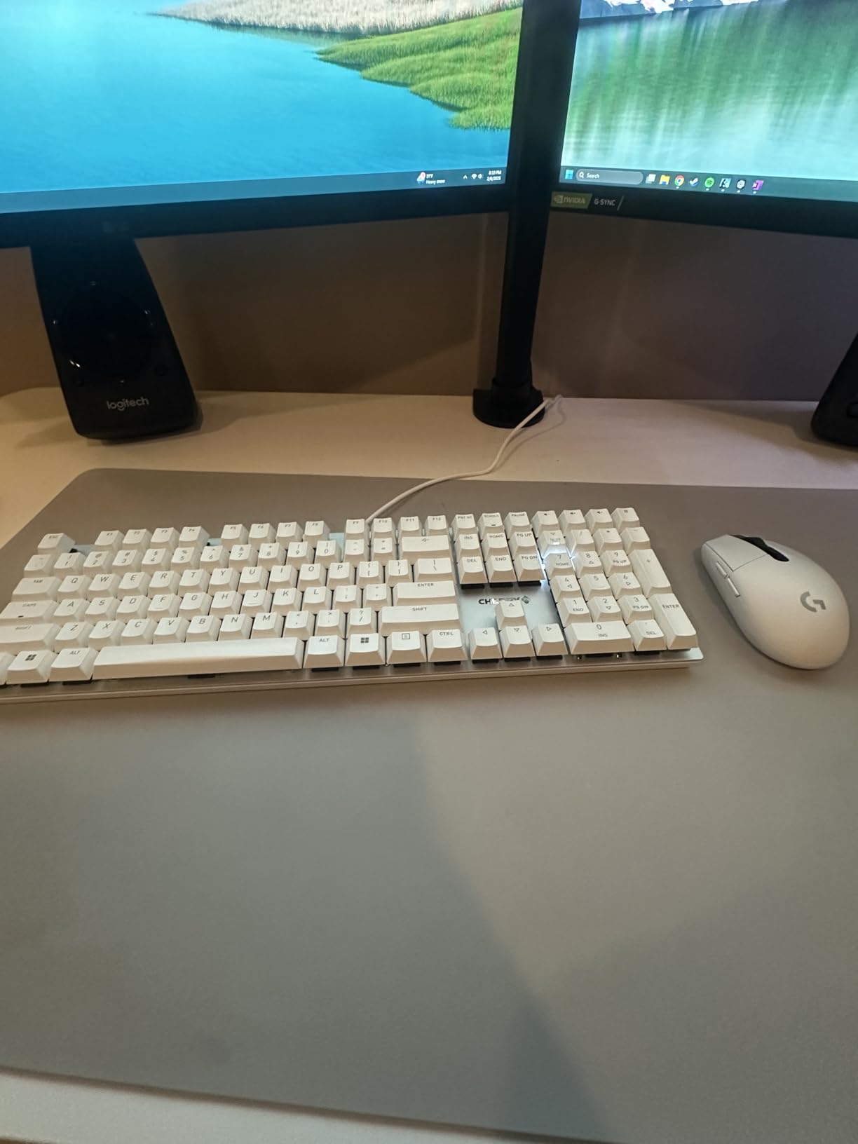 Cherry KC 200 MX, Wired Mechanical Office Keyboard, Modern Design with Elegant Aluminum Surface, USB-A Connection, MX2A Silent RED Switches, Black/Bronze customer photo 1