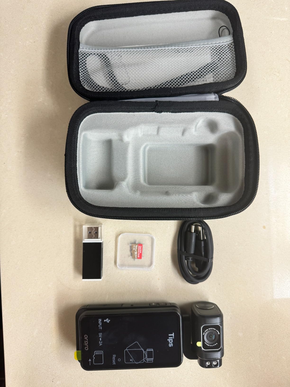 M3 Handheld Vlog Camera, 5K Pocket Camera with 3.5-inch Flippable Touch Screen, 3250mAh Large Capacity Battery, IR Night Vision Function+64G Memory Card customer photo 1