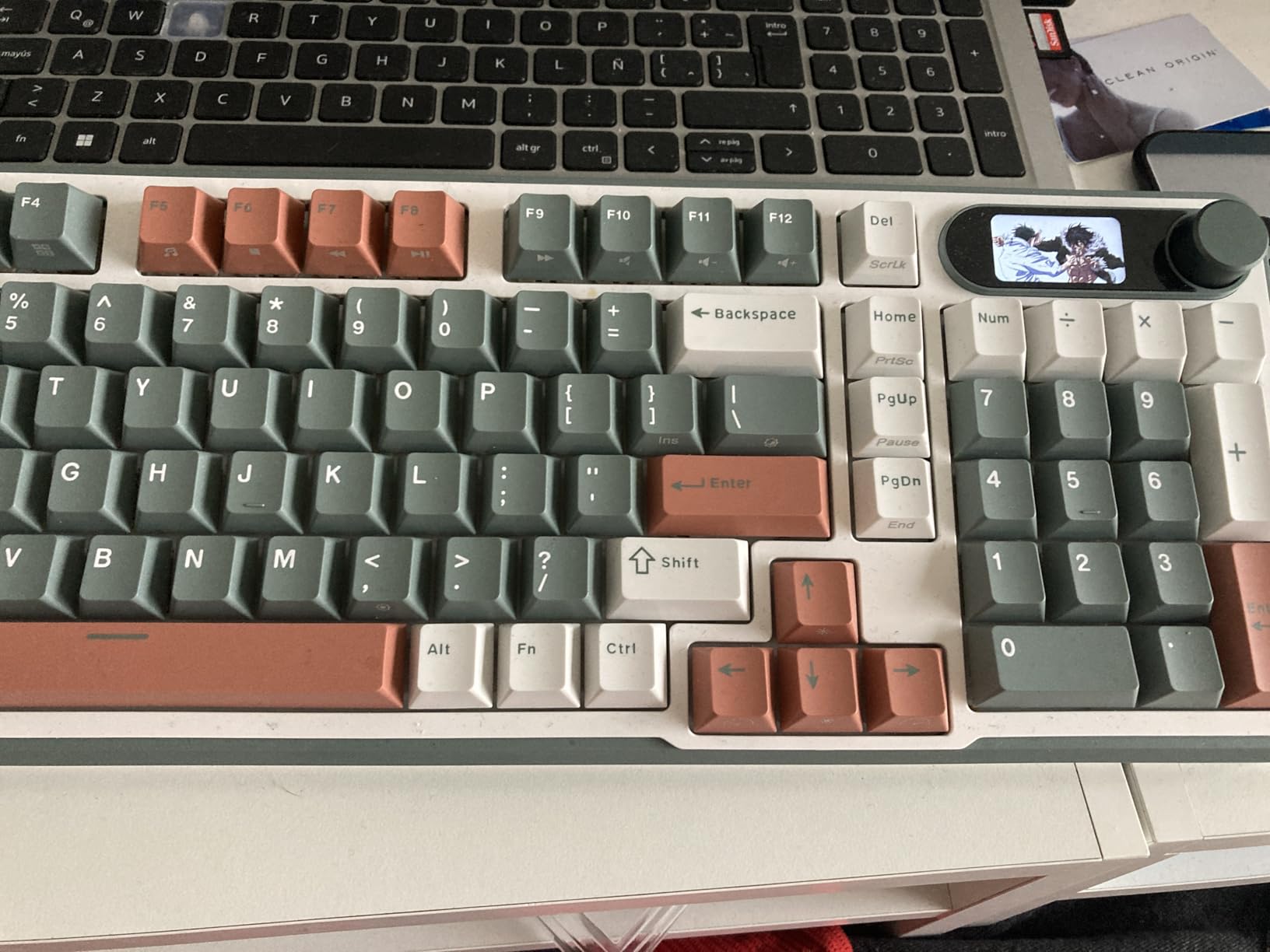 RK ROYAL KLUDGE S98 Mechanical Keyboard w/ Smart Display & Knob, 96% Top Mount RGB Gaming Keyboard BT/2.4G/USB-C, 5-Layer Noise Dampening, Hot Swap, 98 Keys customer photo 1
