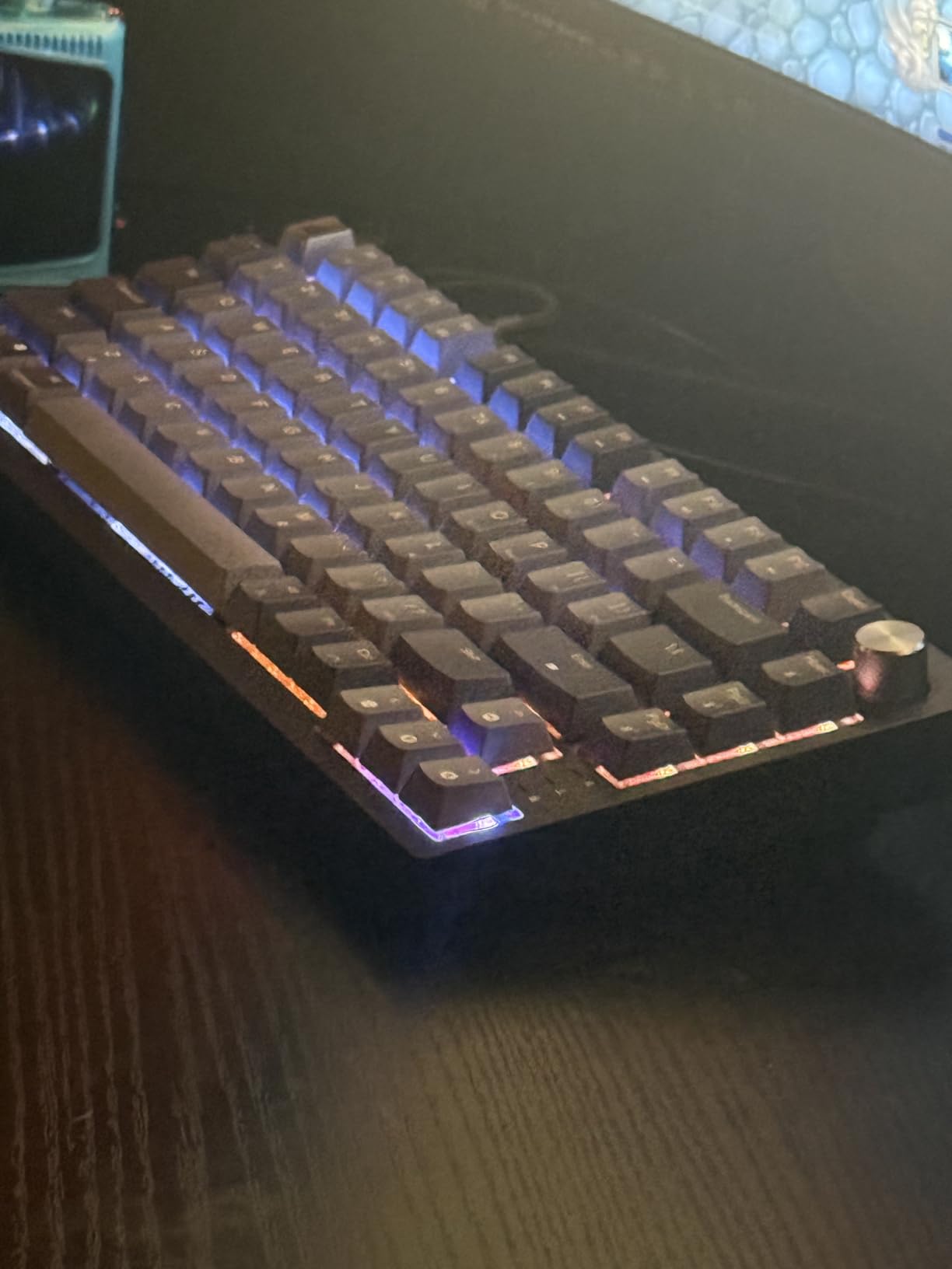 Corsair K65 Plus Wireless RGB Mechanical Gaming Keyboard - Pre-Lubricated MLX Red Linear Switches - PBT Dye-Sub Keycaps - PC, Mac, PS5, PS4, Xbox, iPad - QWERTY NA - Black/Gray customer photo 2