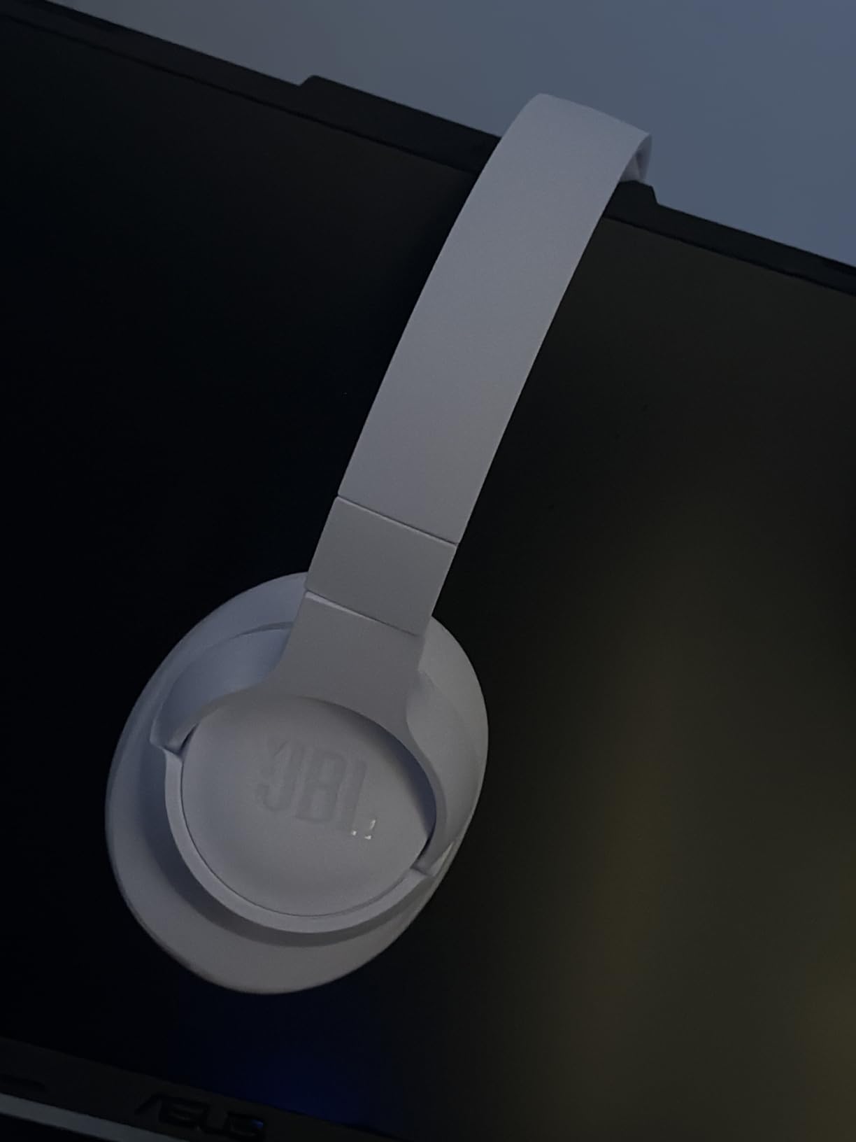 JBL Tune 770NC - Adaptive Noise Cancelling with Smart Ambient Wireless Over-Ear Headphones, Bluetooth 5.3, Up to 70H Battery Life with Speed Charge, Lightweight, Comfortable & Foldable Design (Black) customer photo 2